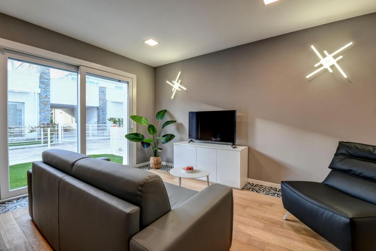 Villette Dolci Luxury Homes Peschiera del Garda Exteriör bild